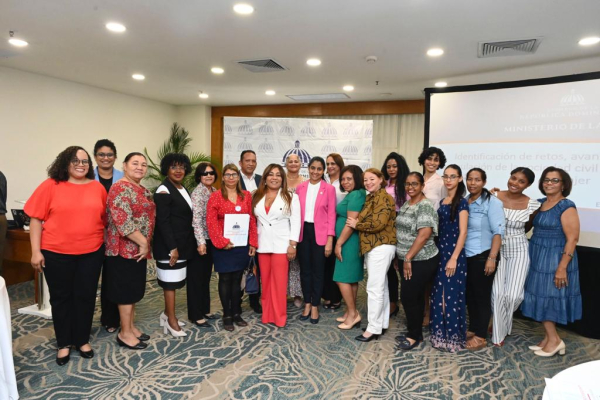 Ministerio de la Mujer busca fortalecer las ASFL mediante espacios de diálogos y reflexión