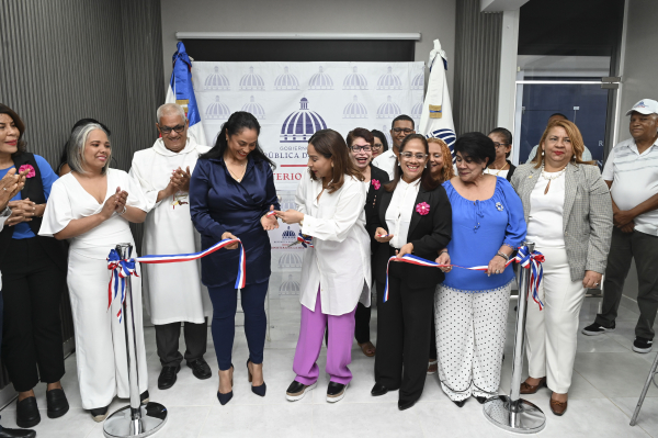 Ministra de la Mujer inaugura nuevas instalaciones de la  Oficina Provincial de la Mujer en la Provincia María Trinidad Sánchez