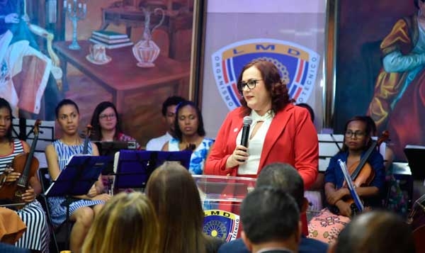 Ministra de la mujer destaca labor de la mujer en la municipalidad