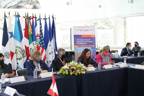 Ministra de la Mujer  destaca los aportes de las mujeres migrantes a la economía