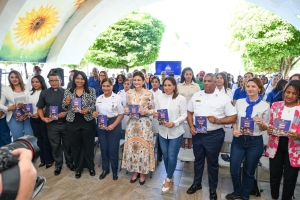 Ministerio de la Mujer lanza jornadas de prevención a la violencia en los Alcarrizos junto a la vicepresidenta Raquel Peña
