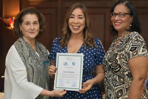 Ministerio de la Mujer, CDP y SNTP filial Santiago reconocen periodistas