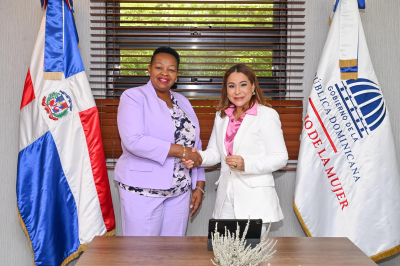 Ministra de la Mujer recibe visita de la senadora Keniana Verónica Maina