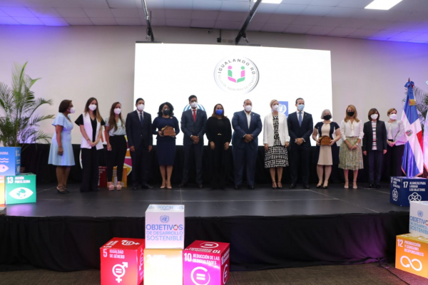 Ministerio de la Mujer y PNUD galardonan empresas con el Sello de Oro Igualando RD y presentan campaña sobre impactos de COVID-19 sobre igualdad de género