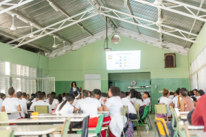 Ministerio de la Mujer capacita jóvenes del Centro Educativo Unión Panamericana, en prevención de embarazos en adolescentes
