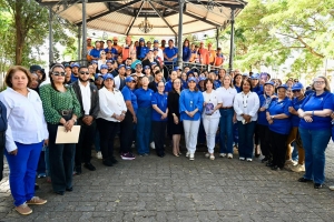 Ministerio de la Mujer realiza en Santiago jornadas de prevención a la violencia