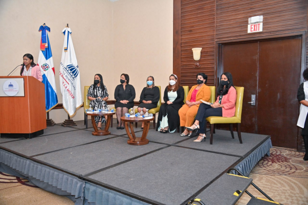Ministerio de la Mujer celebra jornada interna sobre trabajo de cuidado