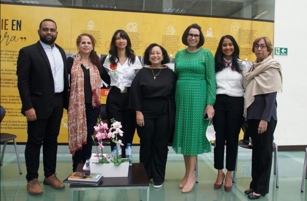 Fundación Juan Bosch y Ministerio de la Mujer realizan tertulia sobre el cuento “La Mujer”