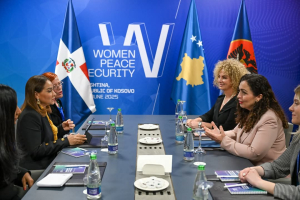 Ministra de la Mujer se reúne con la presidenta de Kosovo en el marco del Tercer Foro Internacional Mujeres, Paz y Seguridad