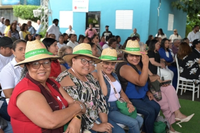 Gobierno apuesta por dinamizar economías locales con mujeres rurales